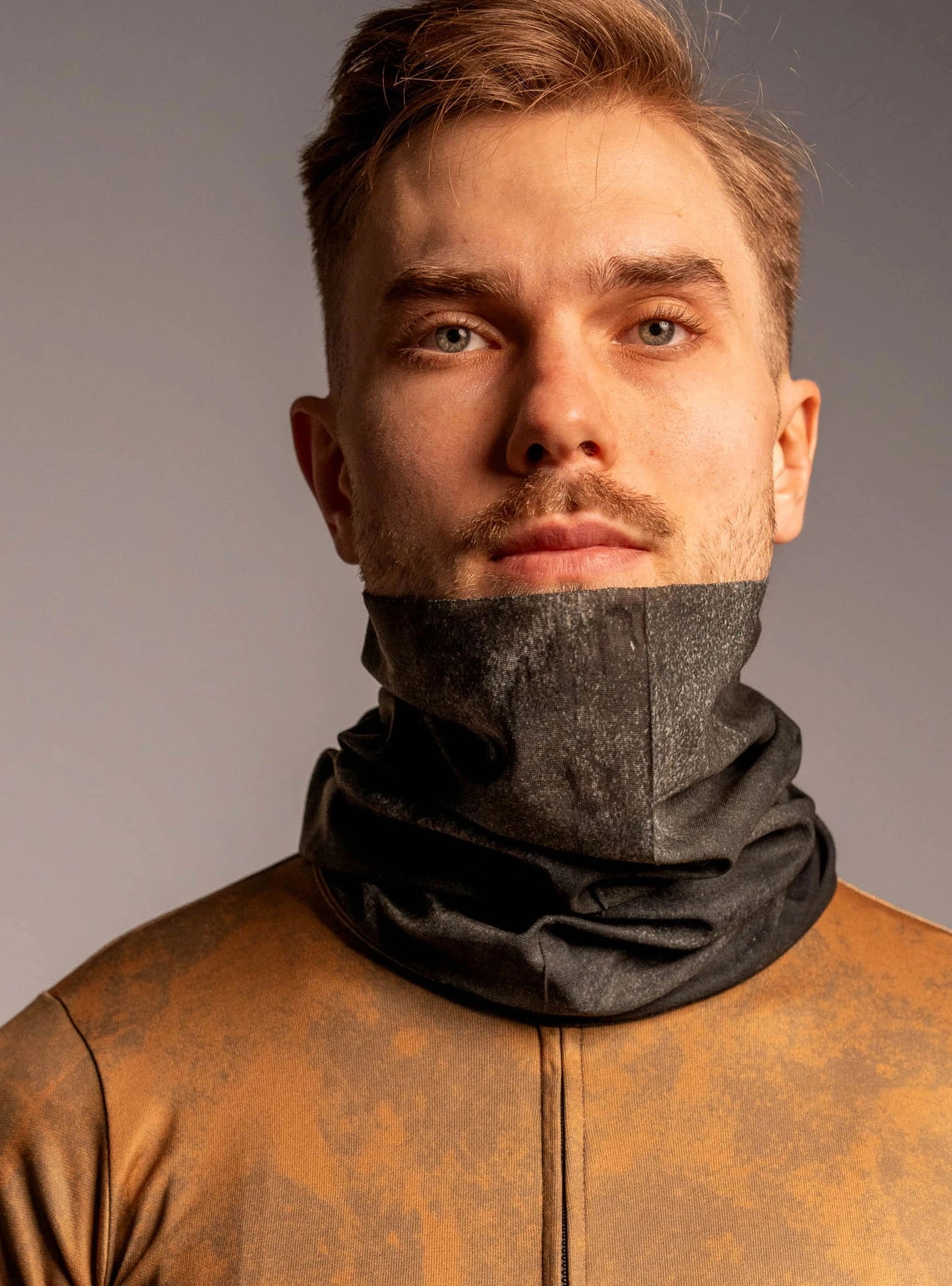 916 VRG NECK WARMER - POUR